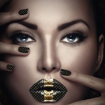 Wall art van sexy vrouw met gouden lippen