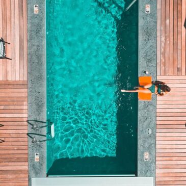 Wall art van een zwembad