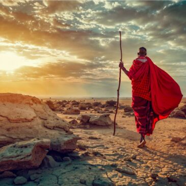 Afrikaans landschapsfoto met Masai stamlid