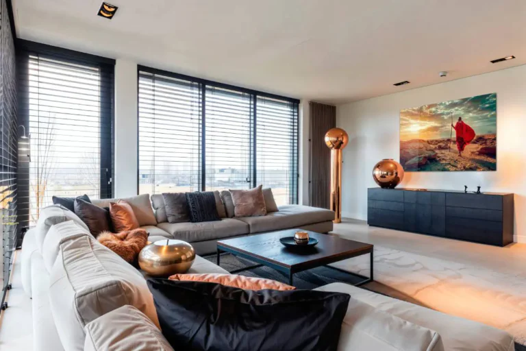 Plexiglass photo art versus standard glass artworks with intense colors and deep contrasts for living rooms, offices, or restaurants.