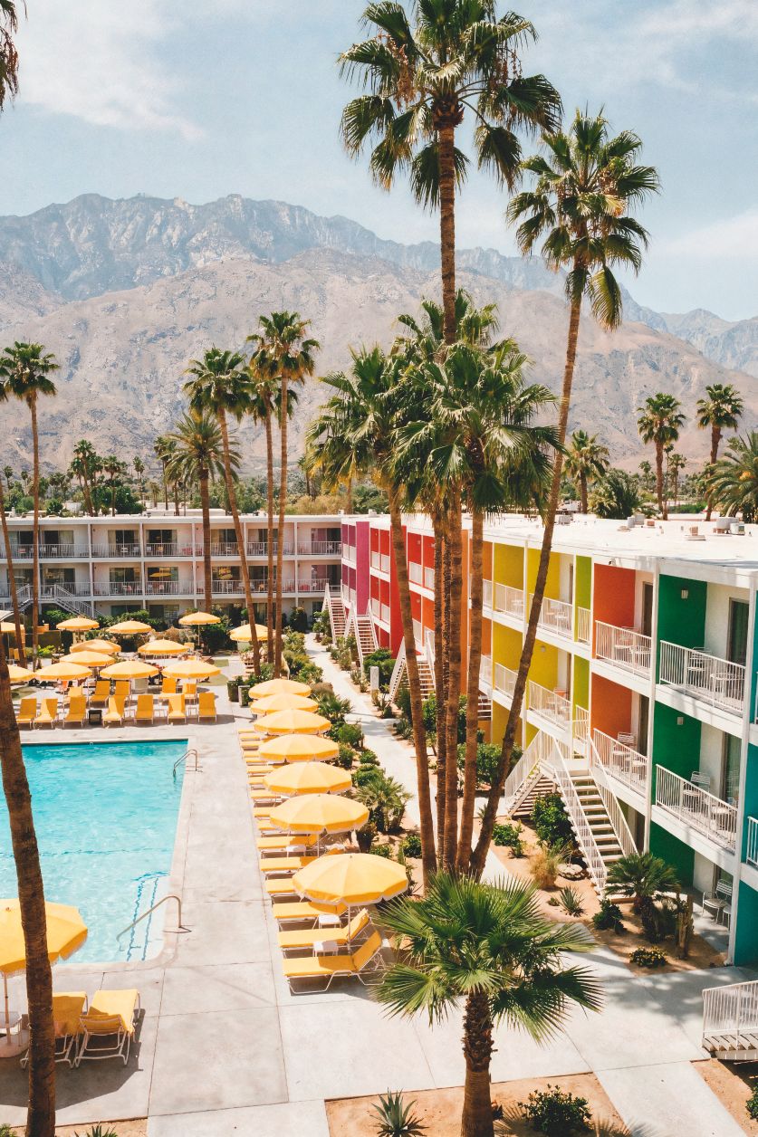 Poolside Retro IV swimming pool art artwork with palm trees and retro holiday atmosphere