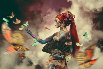 Arte de pared de la mujer hermosa con mariposas